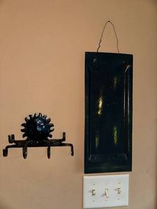 lot 403 image: Handmade Sun Face Metal Wall Hook and Plaque Set