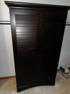 lot 411 image: Dark Wood Cabinet with Adjustable Shelves