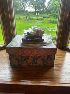 lot 445 image: Assorted Decorative Picture Frames and Stationery Set