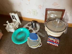 lot 450 image: Assorted Kitchenware Collection with Glass Bowls, Spiralizer, and Paraffin Wax