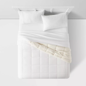 lot 107 image: TwinTwin XL Faux Shearling Washed Microfiber Reversible Comforter - Room Essentials