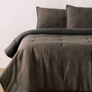 lot 209 image: 2PCS Twin Twin XL Opalhouse Jungalow Geo Quilt & Sham Set