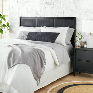 lot 210 image: 3PCS FullQueen Linen Blend Comforter Set - Hearth & Hand with Magnolia