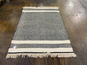 lot 53 image: Jute Area Rug 5x7 - Hearth & Hand with Magnolia