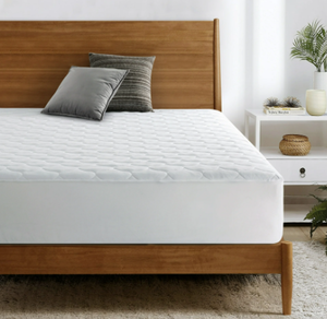lot 440 image: Sertapedic 5-in-1 Ultimate Quilted Comfort & Protection Mattress Pad, White, Queen