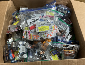 lot 400 image: BOX of batteries