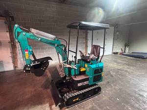 lot 7 image: CFG MH12RX Mini Excavator