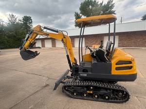 lot 29 image: CFG MX50R Mini Excavator