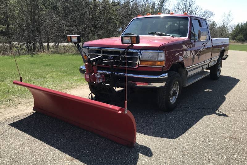 lot 3 image: 1996 Ford F250 4X4 With Plow