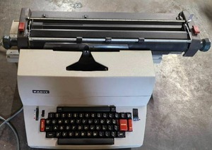 lot 23 image: Facit 1820 typewriter (1969)