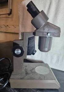 lot 22 image: Swift Instruments International S.A.  Stereo Eighty Microscope