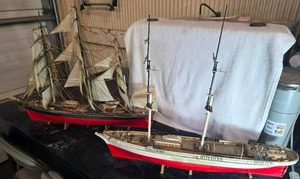 2 Model Ships