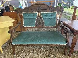 lot 61 image: Antique Eastlake Brown settee
