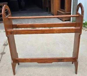 lot 62 image: MCM Quilt Stand