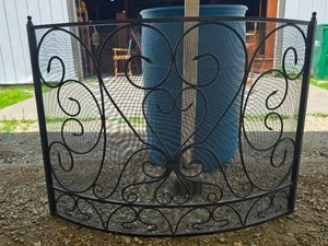 lot 66 image: Iron Fire Screen