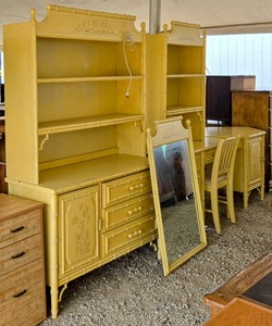 lot 56 image: Vintage Dixie Aloha Faux Bamboo set
