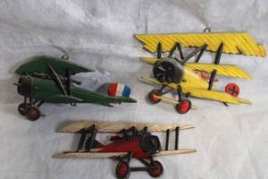 lot 1 image: Set of 3 Vintage Aircraft Wall Decorations