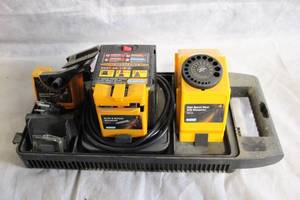 lot 16 image: Plasplugs All-Purpose Sharpening System with Multi & Scissor Sharpener
