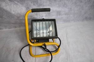 lot 34 image: Portable Yellow Halogen Work Light with Stand