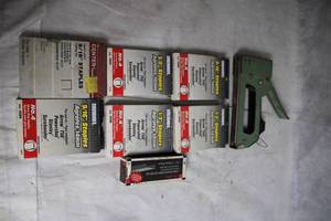 lot 37 image: Vintage Heavy Duty Staple Gun with Assorted Staples
