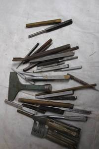 lot 49 image: Assorted Metal Chisels and Punch Tools Set