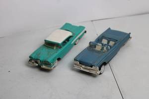 lot 54 image: Set of 2 Vintage 1958 Edsel Toy Cars - Green and Blue Convertibles