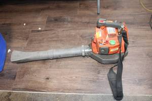 lot 76 image: Husqvarna Blower Model 125B in Used Condition