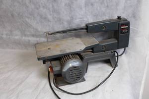 lot A-81 image: Sears Craftsman 16 Scroll Saw with Cast Iron Base