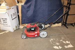 lot 90 image: Craftsman 5.50 ft-lb Gas Powered Lawn Mower