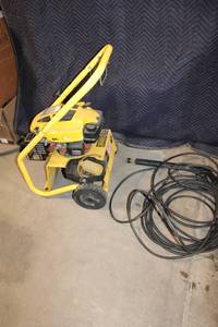 lot B-100 image: Karcher 3200 PSI Pressure Washer with Honda Engine
