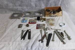 lot 118 image: Collection of Gas Line Fittings and Tools