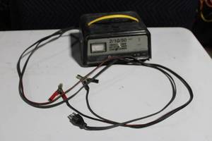 lot 152 image: Used Schumacher SE-1052 21050 Amp Battery Charger and Starter