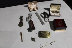 lot 196 image: Lot of Vintage Watches, Cufflinks, and Pocket Items