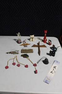 lot 205 image: Assorted Collection of Cat Figurines and Decorative Items