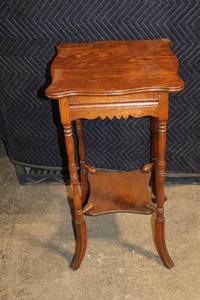 lot 214 image: Vintage Wooden Plant Stand with Decorative Legs