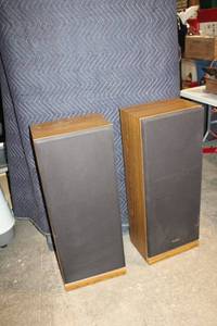 lot 220 image: Pair of Technics Vintage Floor-Standing Speakers