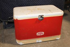 lot 221 image: Vintage Thermos Brand Cooler with Red and White Design