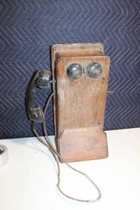 lot 223 image: Vintage Wooden Wall Crank Telephone with Handset