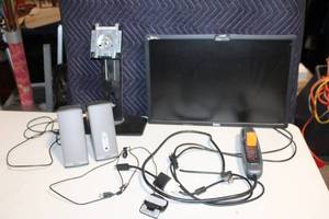 lot 227 image: Dell Monitor with Bose Speakers and Accessories Set