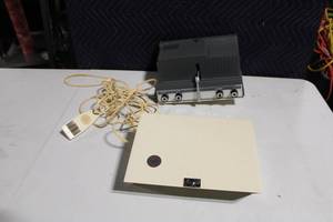 lot 228 image: Vintage Crestline Deluxe Slide Projector with Case