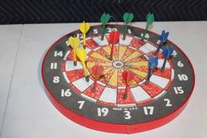lot 243 image: Vintage Round Dart Board with 18 Assorted Darts