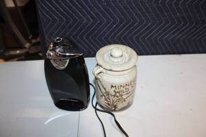 lot 262 image: Hamilton Beach Electric Can Opener and Minnesota Wild Rice Stoneware Jar