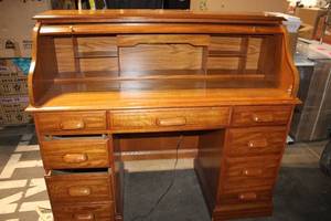 lot B-275 image: Solid Wood Roll-Top Desk with Ample Storage