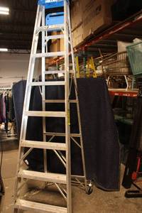 lot 281 image: Werner 8ft Aluminum Step Ladder with Load Capacity 225lbs