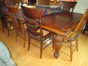 lot 3 image: Beautiful vintage hardwood Table (s...