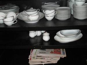lot 28 image: Silverdale Noritake fine China tabl...