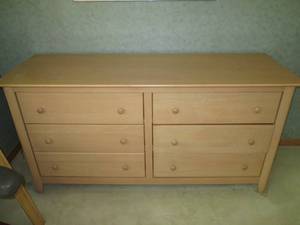 lot 36 image: Light tone wood 6-drawer dresser ap...