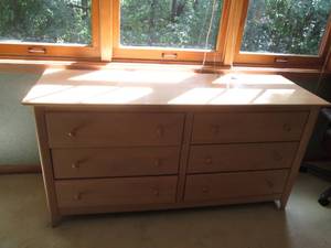 lot 37 image: Light tone wood 6-drawer dresser ap...