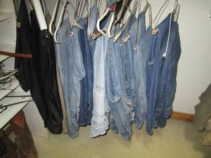 lot 45 image: Bundle of Mens 32x30 denim jeans a...