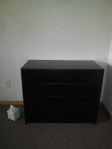 lot 61 image: Black 3-drawer dresser approx 36x18...